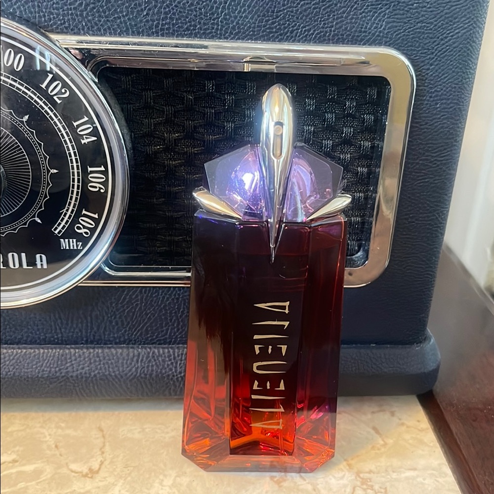 Mugler Alien Hypersense perfume barely used